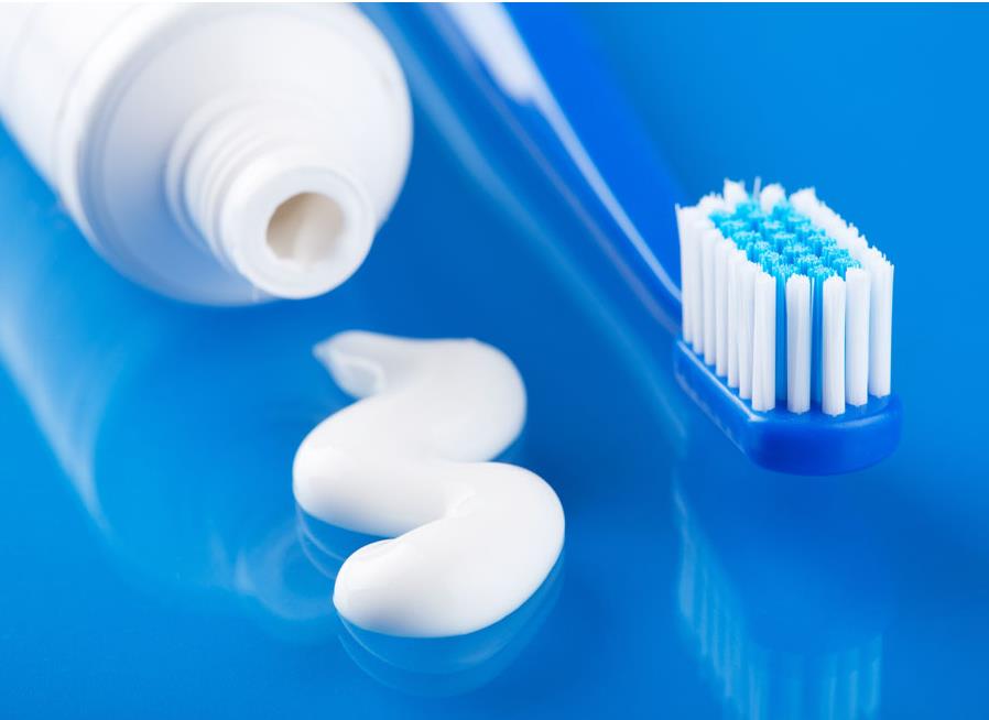 聚乙二醇400对含盐牙膏稳定性的影响及作用