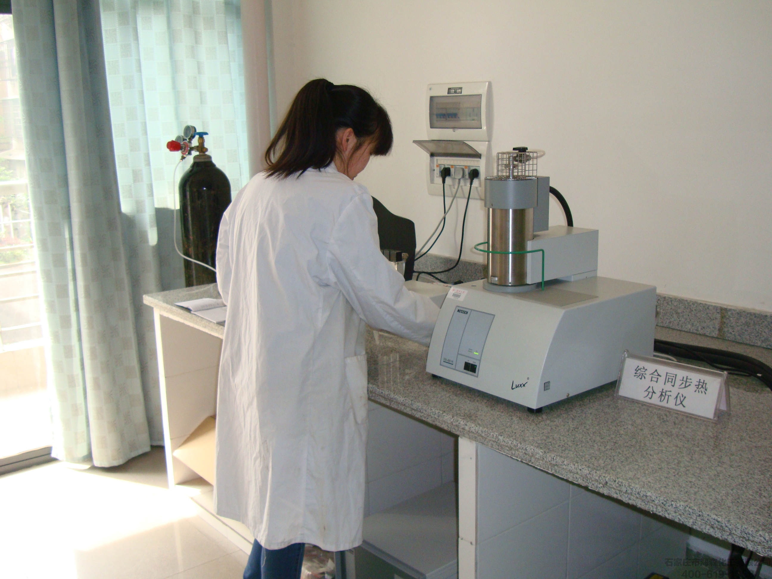 硅酸盐类水泥助磨剂的实验